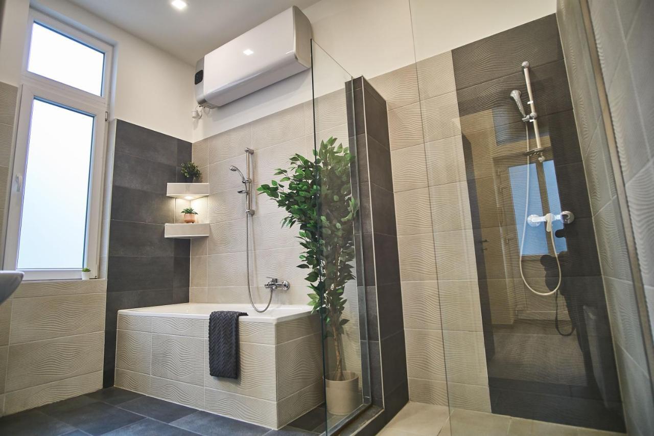 F4 Design Apartment- Budapest Eksteriør billede