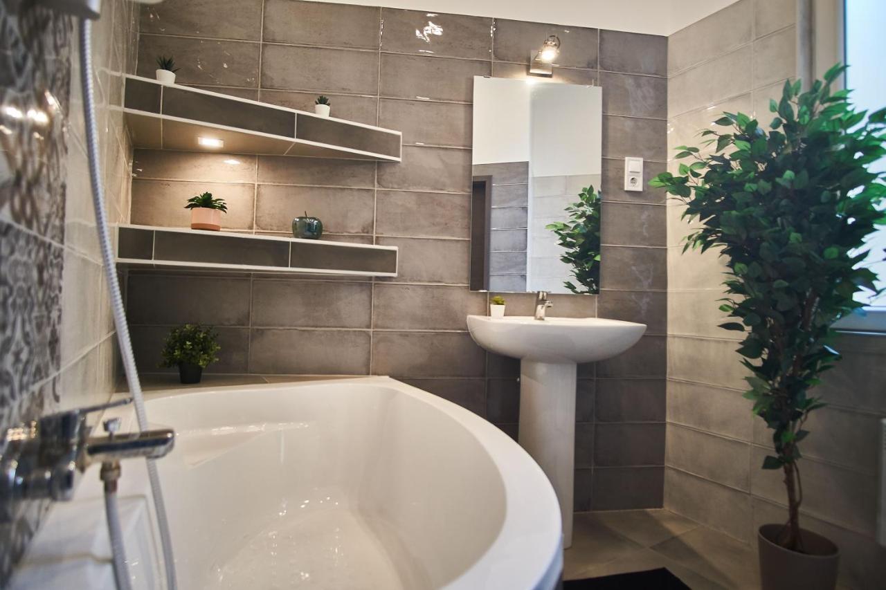 F4 Design Apartment- Budapest Eksteriør billede